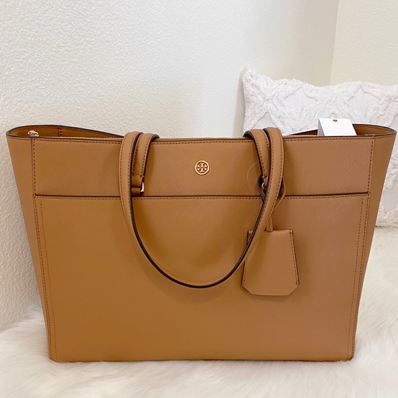 Tory Burch Handbags - NWT Tory Burch Robinson Tote